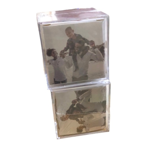 2 Clear acrylic‎ lucite 2.5” photo cube picture holders new - Picture 6 of 12